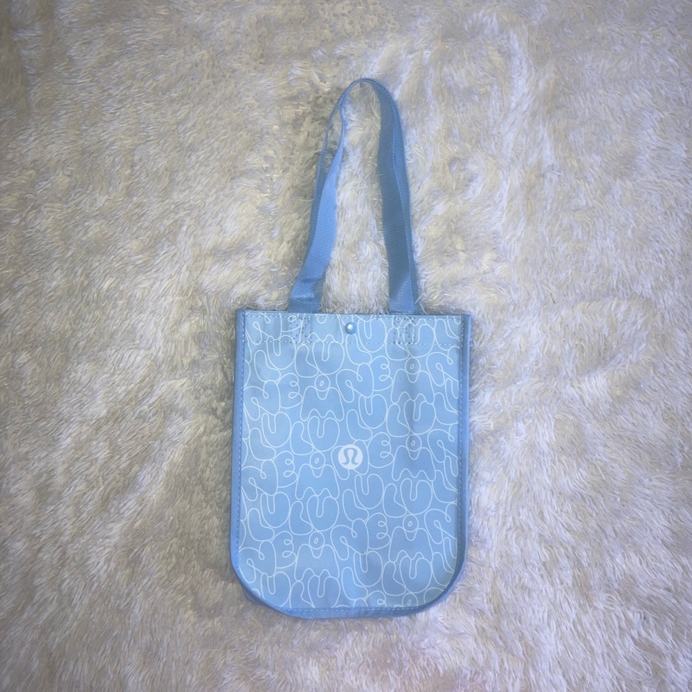 Lululemon Sky Cloud Bubble Small Reusable Tote Limited Blue